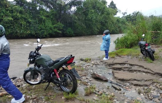 Mewaspadai Musim Penghujan, Babinsa Monitoring Wilayah Dan Tinjau Sungai Samar Kilang