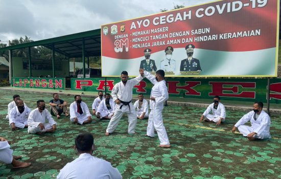 Anggota Kodim 0117/Aceh Tamiang Dengan Beladiri Karate Meningkatkan Kualitas Ketangkasan