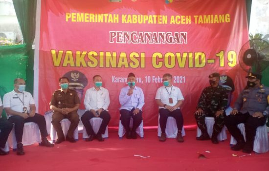 Danrami 02/Krb Bersama Forkopimda Aceh Tamiang Melaksanakan Vaksinasi Covid-19 Perdana