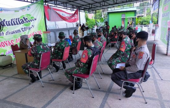 Serbuan Vaksinasi Ke-II, Dilakukan 97 Orang TNI,POLRI Dan PNS