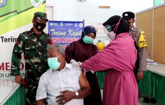 TNI-Polri Bersinergi Kawal Pelaksanan Vaksinasi