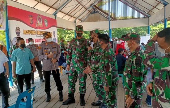 Tinjau Pelaksanaan Serbuan Vaksin Kodim 0103/Aceh Utara di Hari Pertama, Ini Harapan Letkol Arm Oke.