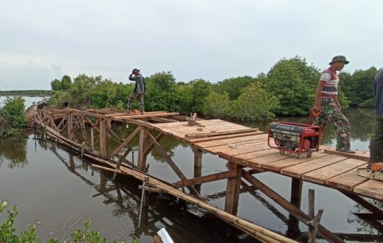 Sasaran Fisik Pembangunan Jembatan,  Telah Masuk Tahap Pemasangan Papan Lantai