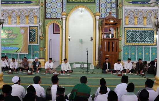 Kasdim 0106/Ateng Hadiri Peringatan Maulid Nabi Muhammad SAW, Di Masjid Agung Ruhamah.