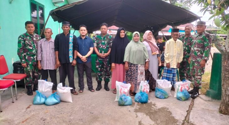 Jum’at Berkah Kodim 0103/Aut bagikan ratusan Paket Sembako di Syamtalira Aron