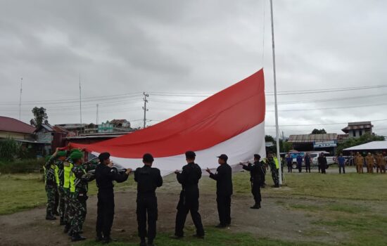 Bendera Besar Merah Putih Berkibar Di Kecamatan Timang Gajah