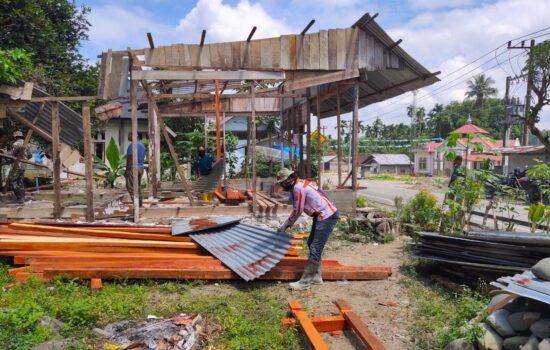 Satgas TMMD ke-119 Kodim 0102/Pidie Renovasi Rumah Tidak Layak Huni milik Warga Gampong Beungga