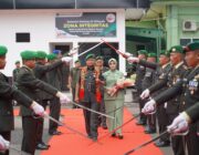 Kolonel Ali Imran Danrem 011/Lilawangsa Yang Baru Disambut Tradisi Pedang Pora
