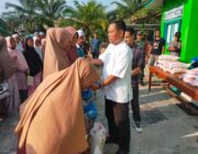 Koramil 18/Bkb Berikan Ratusan Bantuan Sembako Kepada Kaum Dhuafa.